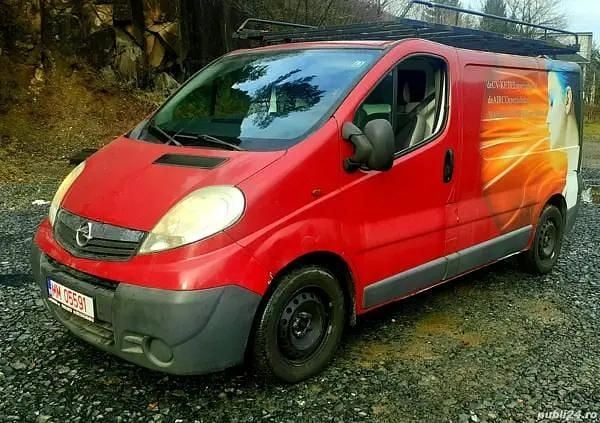 Second-hand Renault Trafic 90 CP (66 kW) 2007 Alb Monovolum