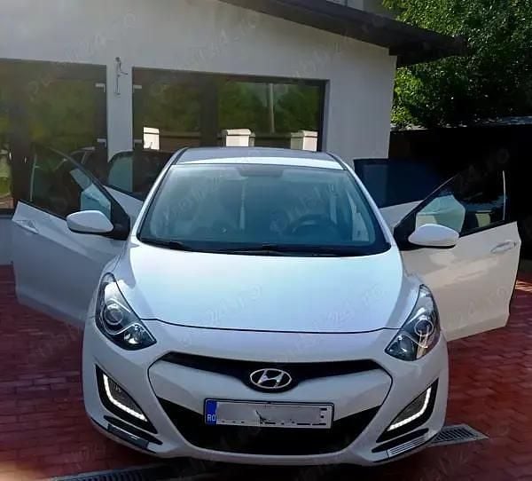 Alb Utilizat 2014 Hyundai i30 Hatchback | 7.432 EUR (Preț OK) - Imagine 1/4
