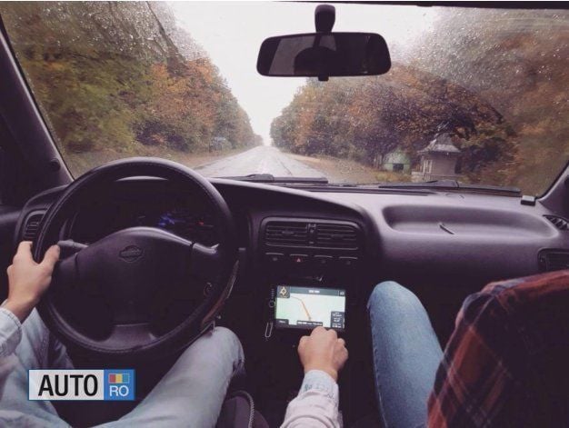 Second-hand Nissan Primera 90 CP (66 kW) 1994 Rosu Berlinǎ