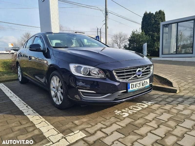 Second-hand Volvo S60 Momentum 190 CP (139 kW) 2017 Culoarealbastru Berlinǎ