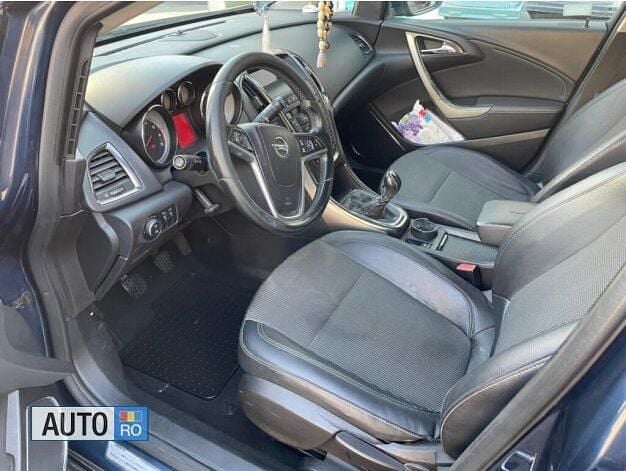 Albastru Utilizat 2010 Opel Astra Hatchback | 2.250 EUR (Preț bun) - Imagine 1/3
