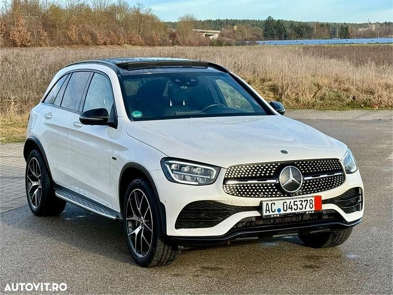 Culoarealb Utilizat 2021 Mercedes GLC300 AMG line SUV | 34.900 EUR (Preț OK) - Imagine 1/4