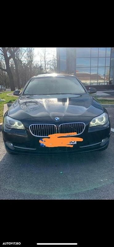 Second-hand BMW 520 184 CP (135 kW) 2012 Culoarenegru Berlinǎ