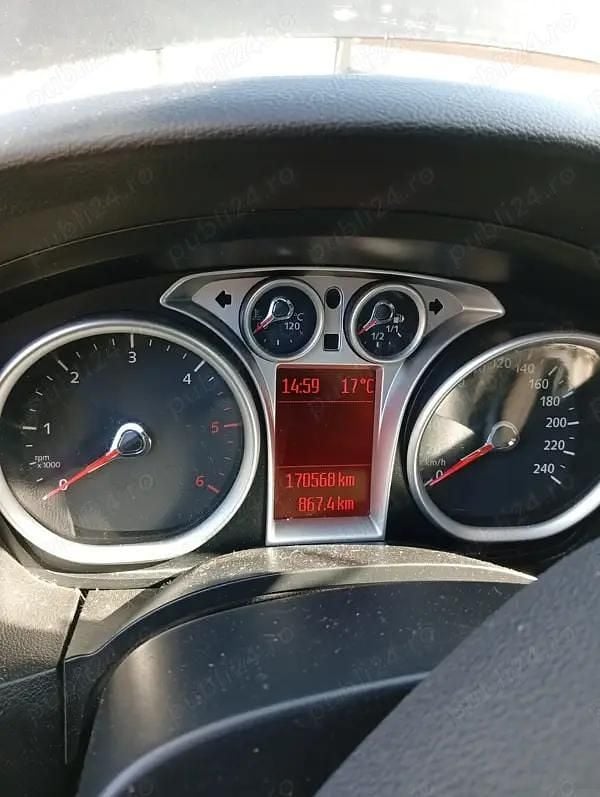 Negru Utilizat 2010 Ford Focus Hatchback | 4.400 EUR (Scump) - Imagine 1/4
