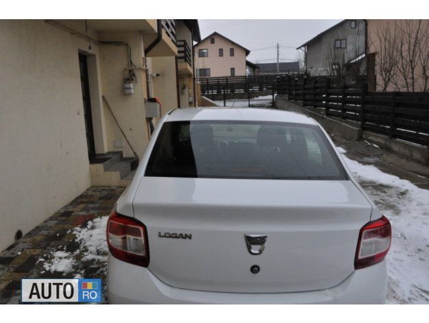 Second-hand Dacia Logan 75 CP (55 kW) 2014 Alb Berlinǎ