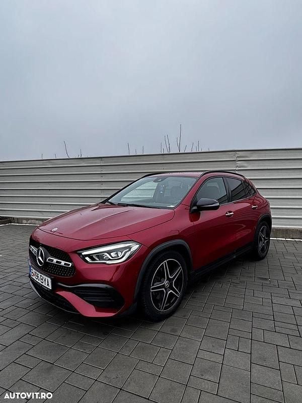 Culoarerosu Utilizat 2020 Mercedes GLA200 SUV | 28.950 EUR (Super Preț) - Imagine 1/4