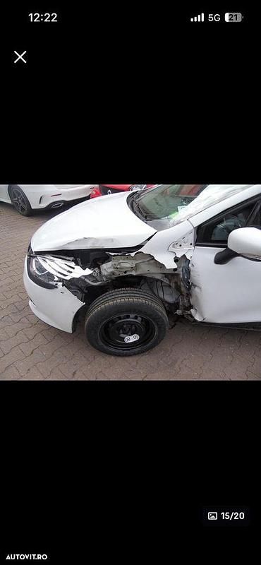 Second-hand Renault Clio IV Collection 75 CP (55 kW) 2016 Culoarealb Hatchback