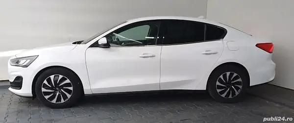 Second-hand Ford Focus 125 CP (91 kW) 2022 Alb Berlinǎ
