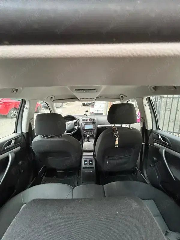 Gri Utilizat 2008 Skoda Octavia Berlinǎ | 3.500 EUR (Preț OK) - Imagine 1/4