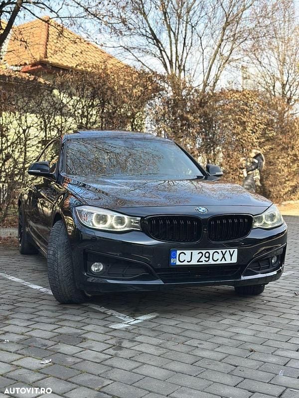 Second-hand BMW 320 Comfort Edition 183 CP (134 kW) 2014 Culoarenegru Berlinǎ