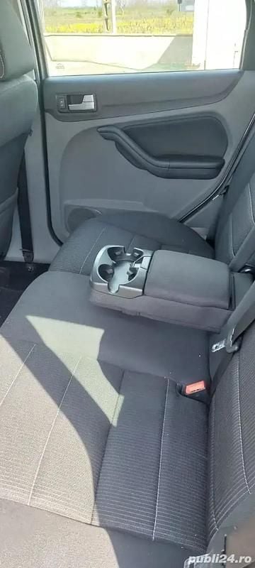 Utilizat 2009 Ford Focus Titanium Hatchback | 2.000 EUR (Preț bun) - Imagine 1/4