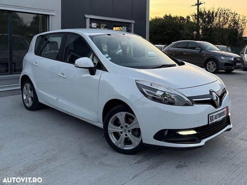 Culoarealb Utilizat 2015 Renault Scénic III Business Monovolum | 4.780 EUR (Preț bun) - Imagine 1/4