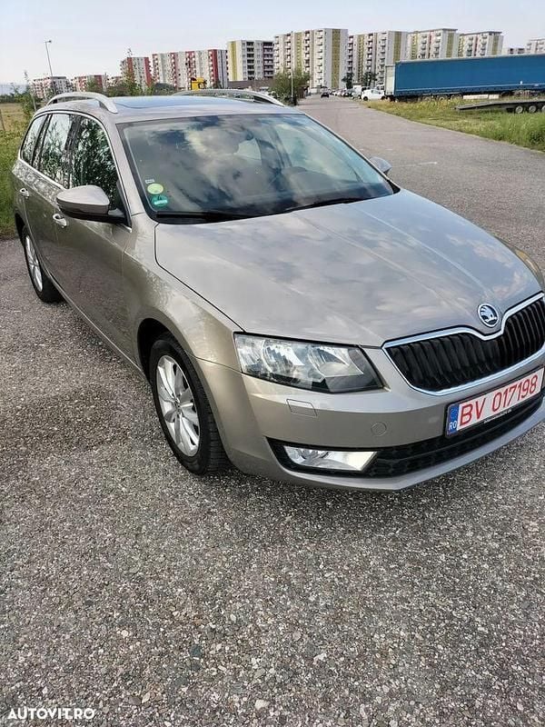Culoarebej Utilizat 2015 Skoda Octavia Style Break | 8.000 EUR (Preț bun) - Imagine 1/4
