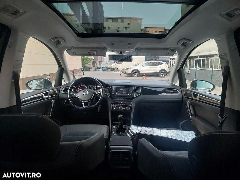 Second-hand VW Golf VII Trendline 110 CP (80 kW) 2015 Culoaregalbeuriu Hatchback