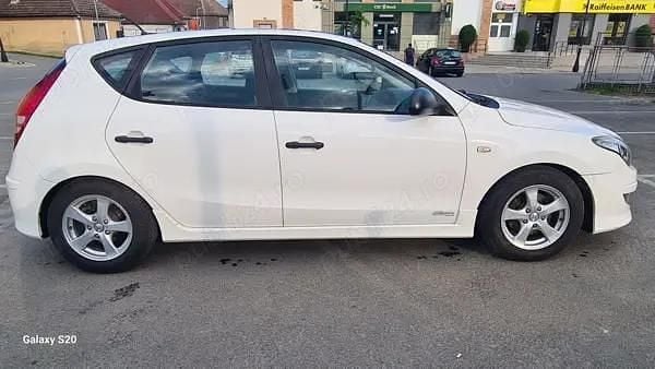 Utilizat 2012 Hyundai i30 Hatchback | 4.600 EUR (Preț bun) - Imagine 1/4