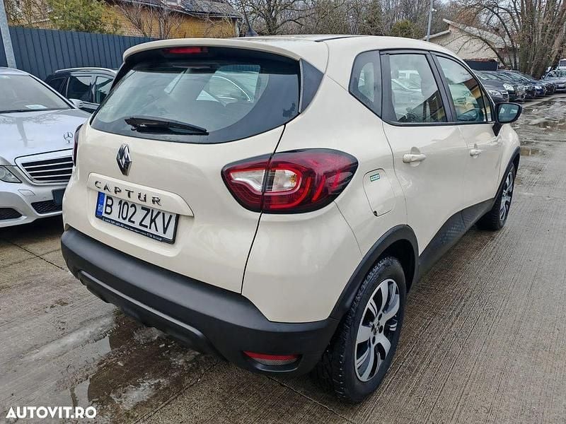 Second-hand Renault Captur Zen 90 CP (66 kW) 2019 Culoarebej SUV