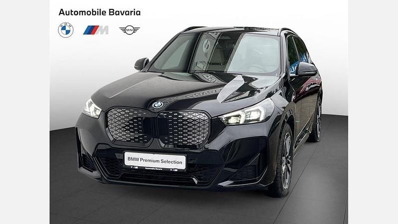 Negru sapphire metalizat Utilizat 2025 BMW iX1 Comfort Edition SUV | 48.060 EUR - Imagine 1/4