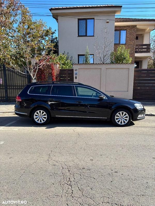 Culoarenegru Utilizat 2011 VW Passat Comfortline Break | 5.999 EUR (Preț OK) - Imagine 1/4
