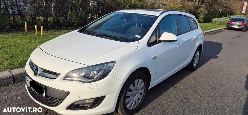 Culoarealb Utilizat 2014 Opel Astra Break | 5.900 EUR (Preț OK) - Imagine 1/4