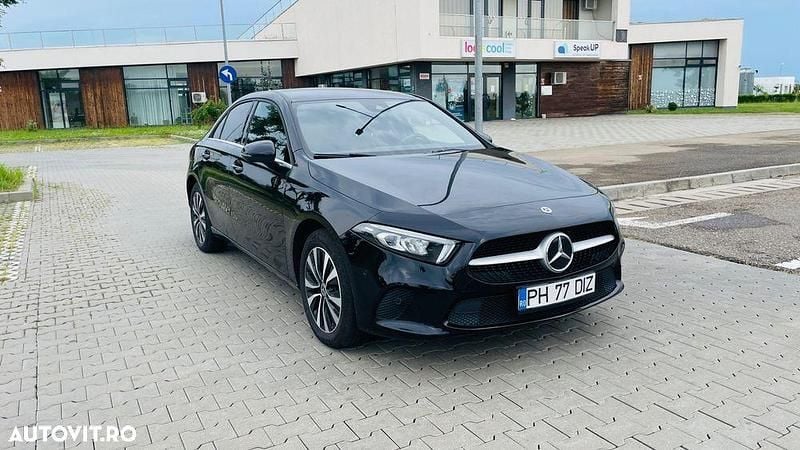 Culoarenegru Utilizat 2021 Mercedes A250 Advanced Berlinǎ | 23.500 EUR (Preț bun) - Imagine 1/4