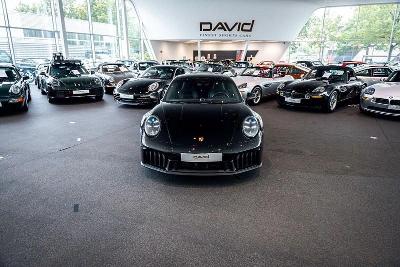 Negru Nouă 2025 Porsche 911 Carrera 4 GTS | 207.191 EUR (Preț bun) - Imagine 1/1