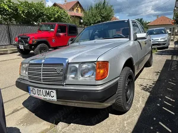 Utilizat 1991 Mercedes 230 Berlinǎ | 6.300 EUR - Imagine 1/4