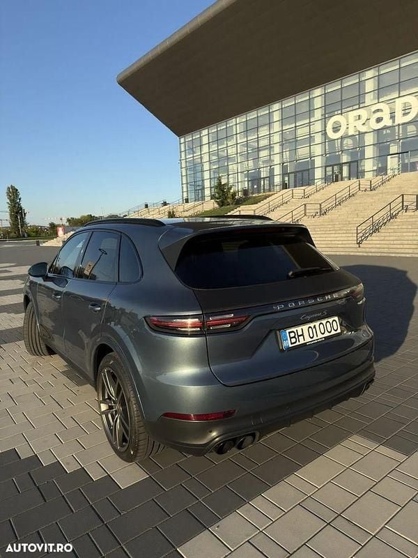 Second-hand Porsche Cayenne S 440 CP (323 kW) 2018 Culoarealbastru SUV