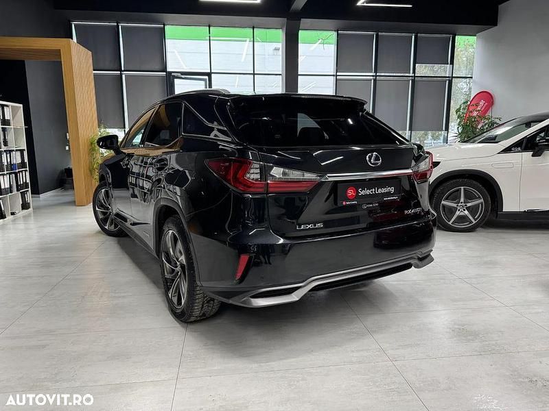 Second-hand Lexus RX450h Luxury Line 313 CP (230 kW) 2018 Culoarenegru SUV