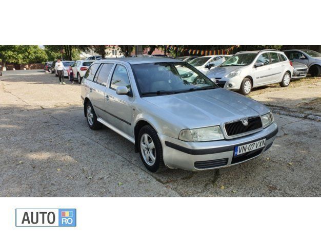 Argintiu Utilizat 2001 Skoda Octavia Break | 1.199 EUR (Preț bun) - Imagine 1/4