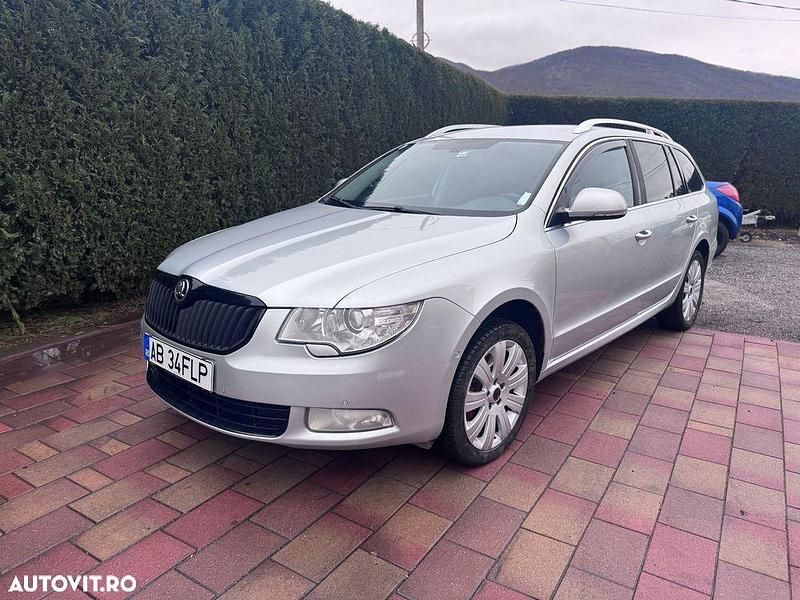 Culoareargint Utilizat 2011 Skoda Superb Active Break | 5.300 EUR - Imagine 1/4