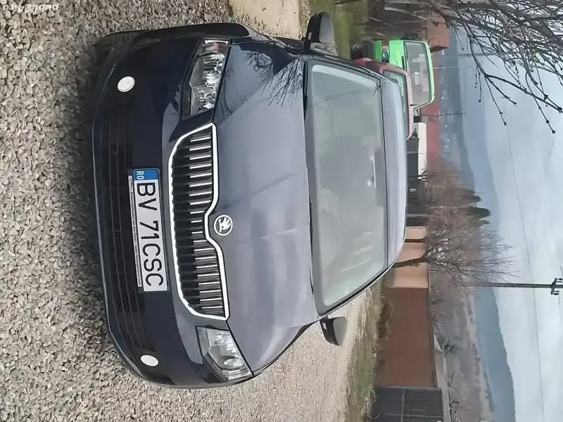 Albastru Utilizat 2016 Skoda Octavia Break | 7.200 EUR (Preț bun) - Imagine 1/3