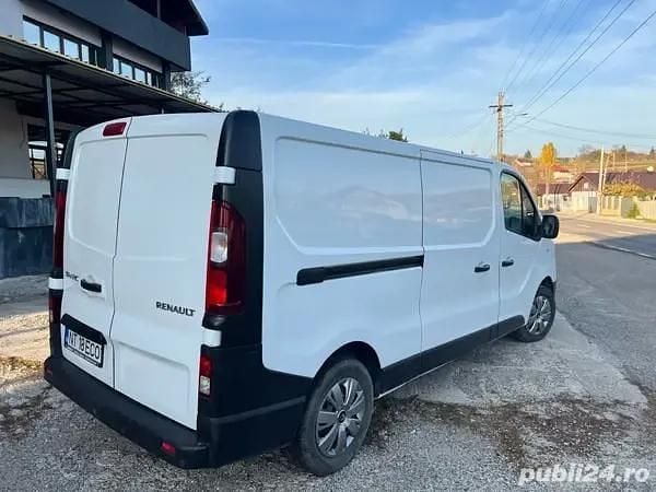 Second-hand Renault Trafic 89 CP (65 kW) 2017 Monovolum