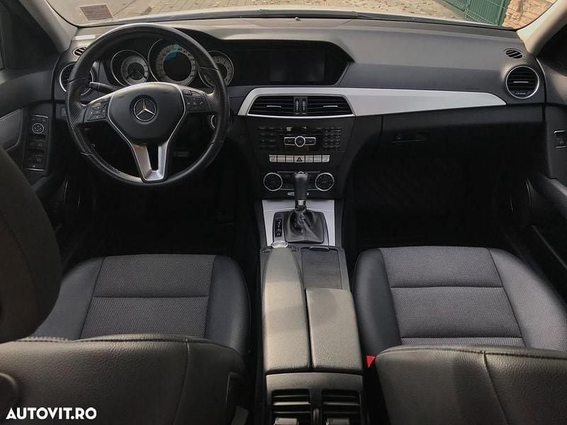 Second-hand Mercedes C180 Avantgarde 156 CP (114 kW) 2011 Culoarealb Berlinǎ