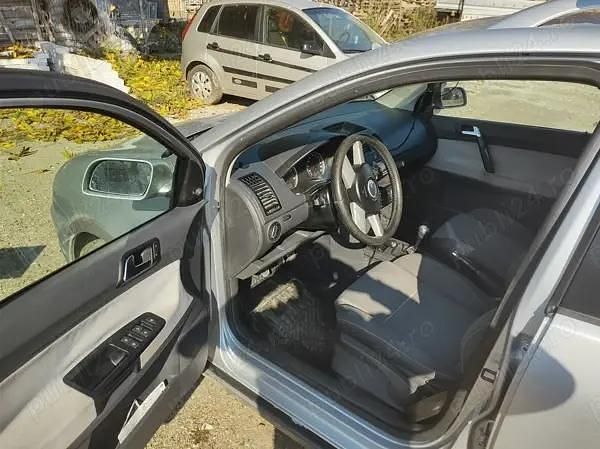 Second-hand VW Polo Cross 75 CP (55 kW) 2005 Argintiu Hatchback