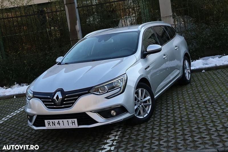 Second-hand Renault Mégane GrandTour Bose Edition 110 CP (80 kW) 2018 Culoareargint Break