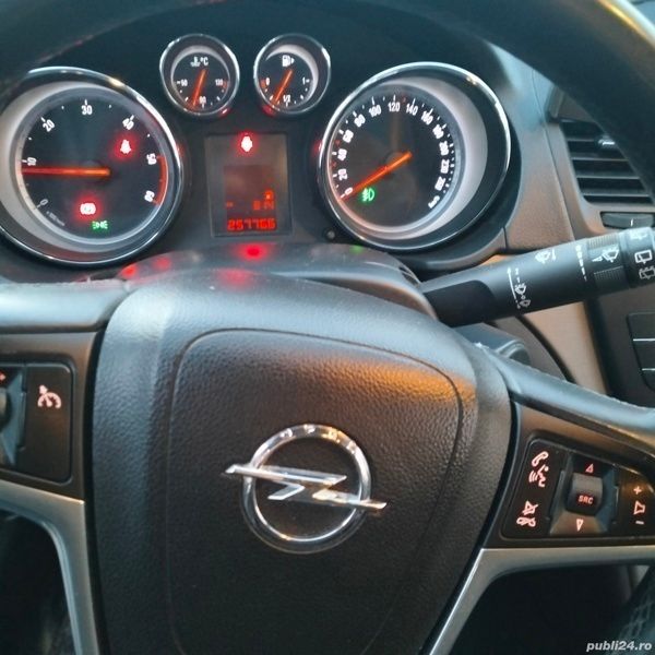 Second-hand Opel Insignia 131 CP (96 kW) 2009 Berlinǎ