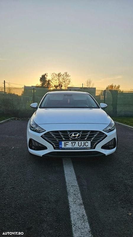 Culoarealb Utilizat 2021 Hyundai i30 Hatchback | 12.400 EUR (Preț OK) - Imagine 1/4