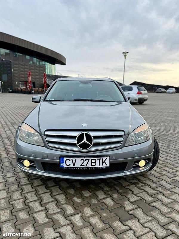 Second-hand Mercedes C200 Avantgarde 136 CP (100 kW) 2010 Culoareargint Hatchback