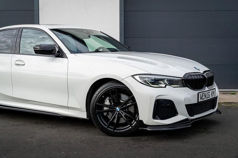 Utilizat 2020 BMW 330 M Sport | 31.254 EUR (Preț bun) - Imagine 1/1