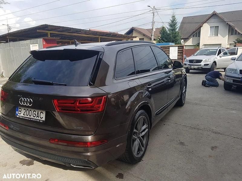 Culoaremaro Utilizat 2018 Audi Q7 SUV | 29.900 EUR (Preț bun) - Imagine 1/2