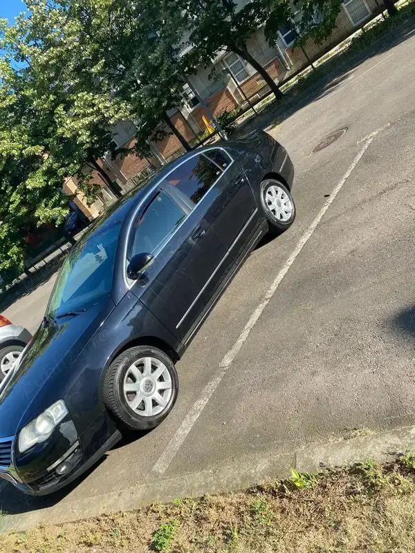 Negru Utilizat 2007 VW Passat Berlinǎ | 2.600 EUR (Preț bun) - Imagine 1/4