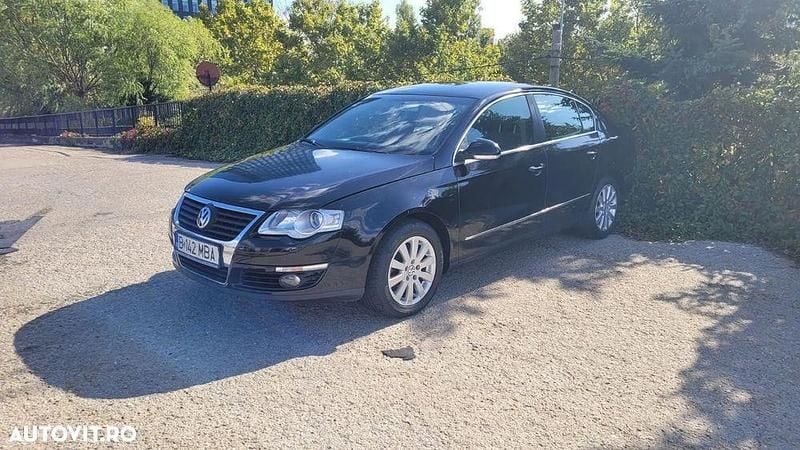 Culoarenegru Utilizat 2008 VW Passat Berlinǎ | 2.699 EUR (Preț bun) - Imagine 1/4