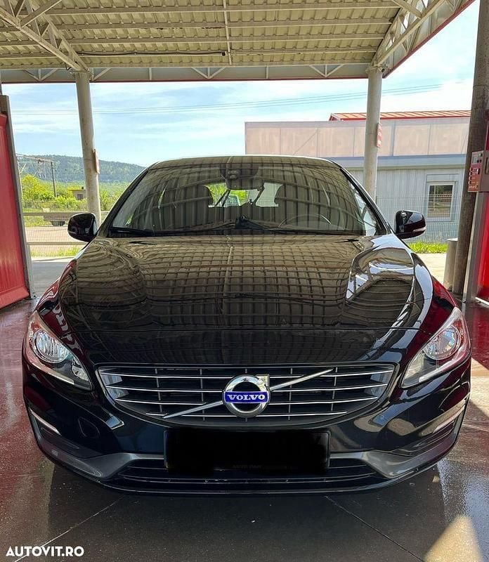 Negru Utilizat 2014 Volvo V60 Momentum Break | 6.000 EUR - Imagine 1/4
