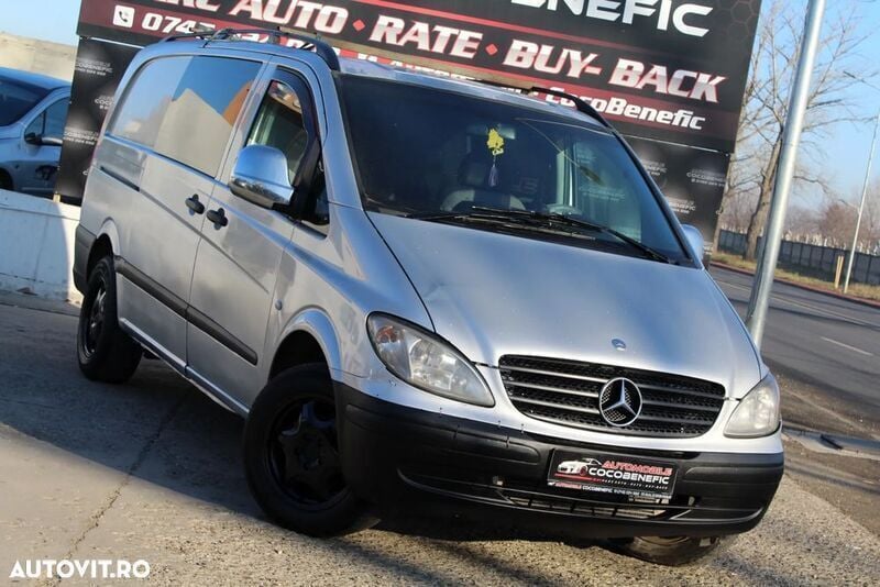 Gri Utilizat 2004 Mercedes Vito Monovolum | 2.690 EUR (Puțin scump) - Imagine 1/4