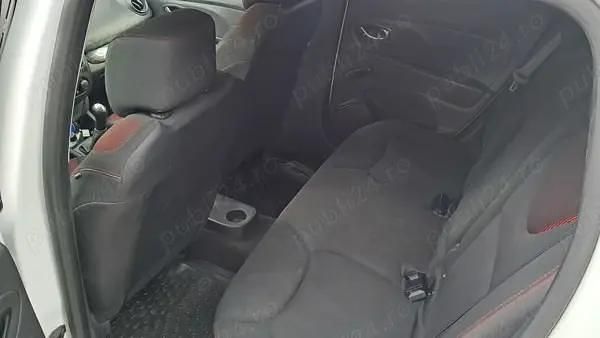 Alb Utilizat 2014 Renault Clio IV Berlinǎ | 3.200 EUR (Preț bun) - Imagine 1/4