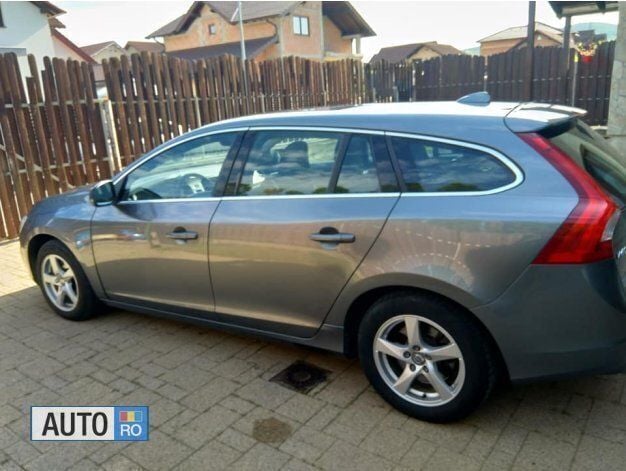 Second-hand Volvo V60 120 CP (88 kW) 2017 Gri Break