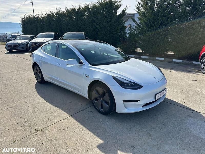 Second-hand Tesla Model 3 Standard Range Plus 239 kW (325 CP) 2020 Culoarealb Berlinǎ