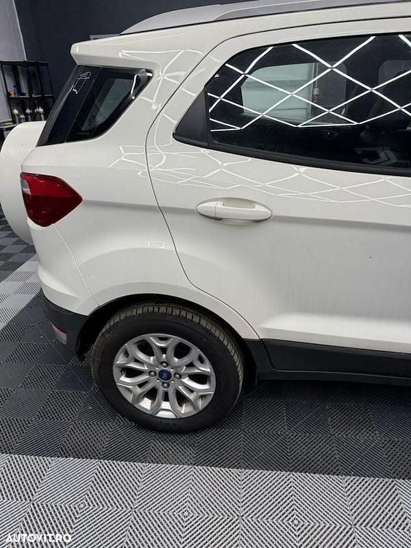 Second-hand Ford Ecosport 125 CP (91 kW) 2015 Culoarealb SUV