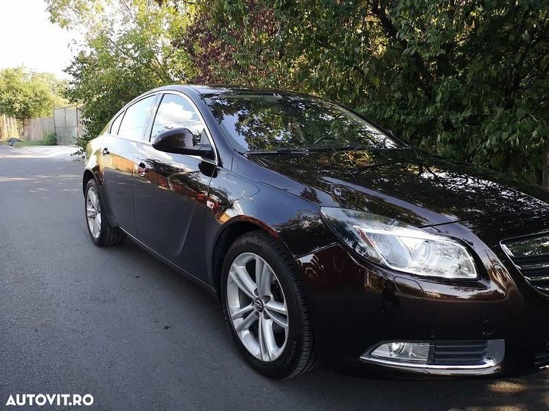 Culoaremaro Utilizat 2012 Opel Insignia Coupe | 5.500 EUR (Preț OK) - Imagine 1/4