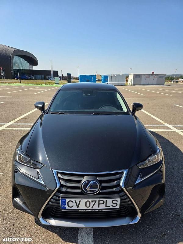 Second-hand Lexus IS300h Executive Line 223 CP (164 kW) 2019 Culoarenegru Berlinǎ